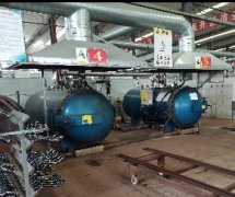 汽車(chē)膠管生產(chǎn)企業(yè)膠管定型硫化車(chē)間膠管蒸汽硫化罐的使用